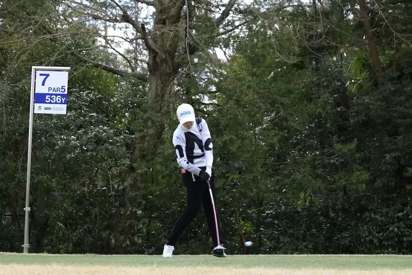 堀琴音,ドライバー,スイング,連続