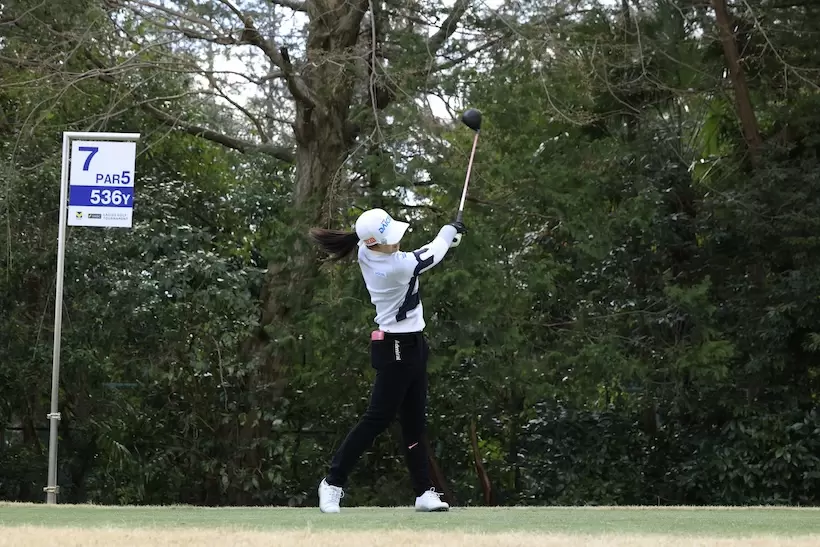 堀琴音,ドライバー,スイング,連続